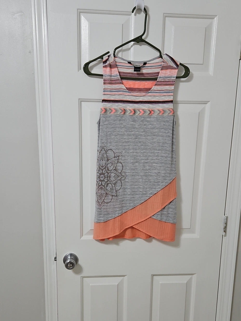 Desigual Gray and Coral Patterned Sleeveless Tank